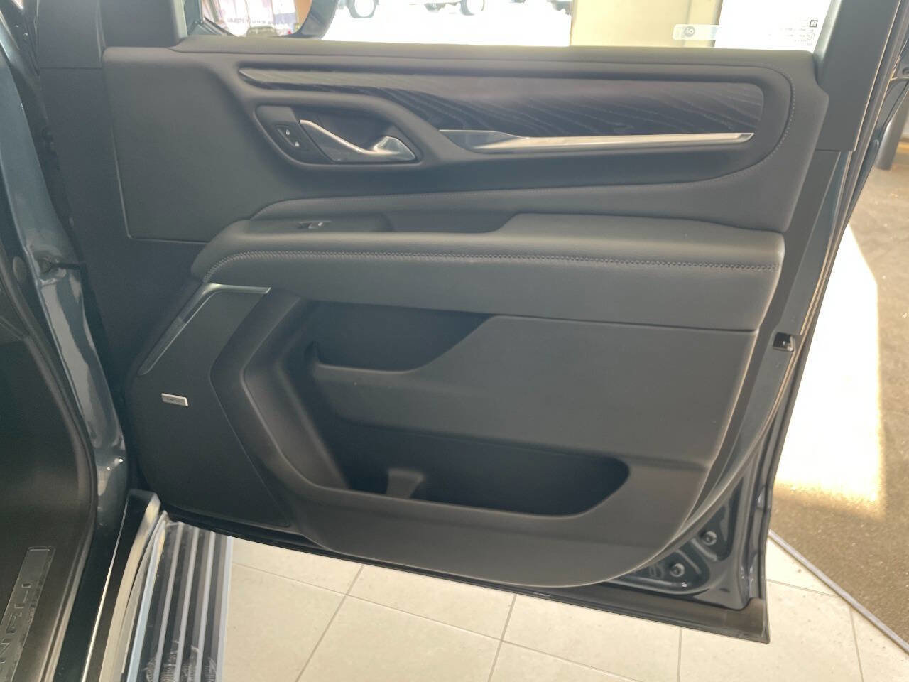 Used 2021 GMC Yukon Denali w/ Denali Premium Package image 34