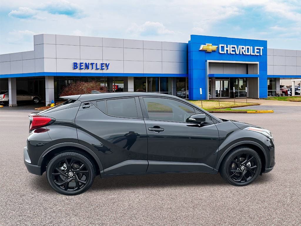 Used 2022 Toyota C-HR Nightshade image 6