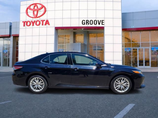 Used 2020 Toyota Camry XLE w/ Sunroof Package FWD image 7