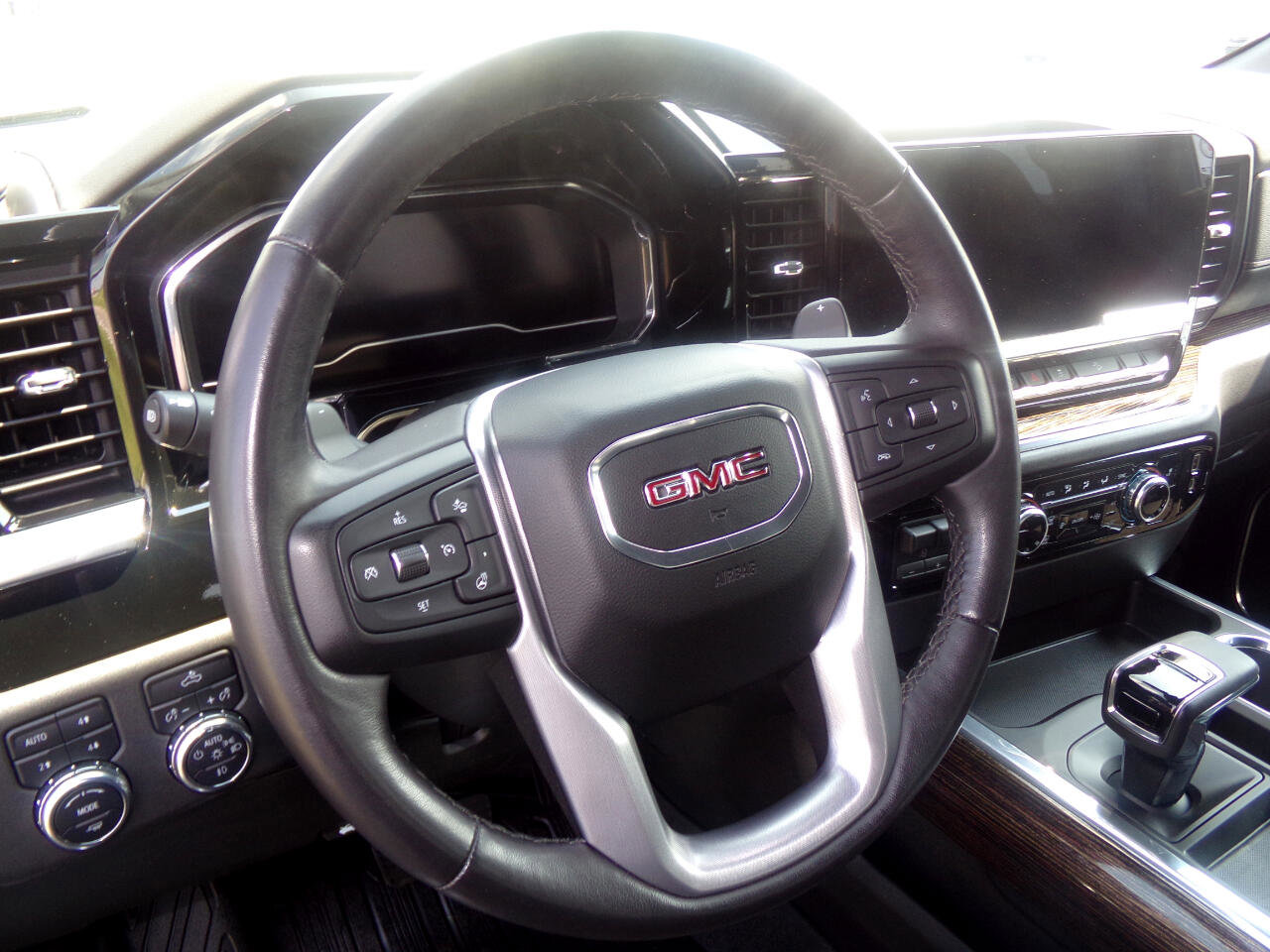Used 2023 GMC Sierra 1500 Elevation image 19