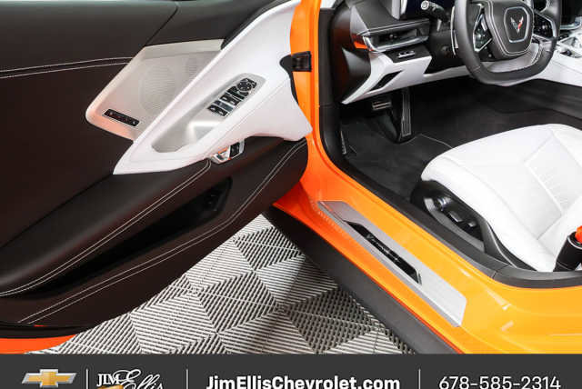 Used 2022 Chevrolet Corvette Stingray Premium Conv w/ Z51 Performance Package RWD image 8