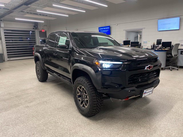 New 2026 Chevrolet Colorado ZR2 w/ Technology Package AWD/4WD image 3