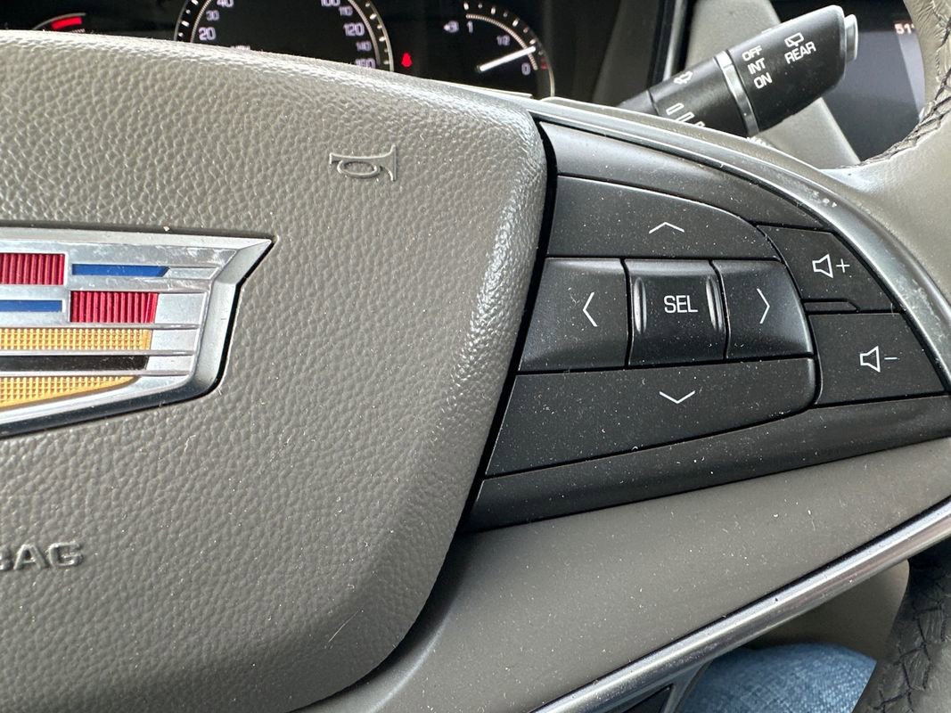 Used 2018 Cadillac XT5 Luxury w/ Driver Awareness Package image 26