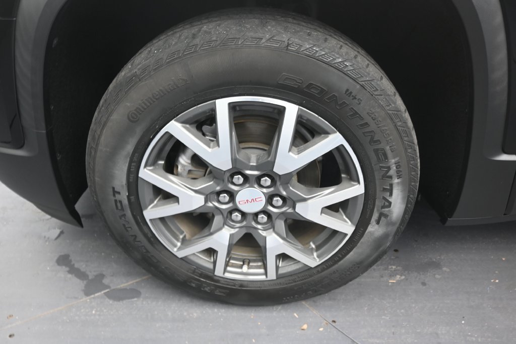 Used 2023 GMC Acadia SLE FWD image 9