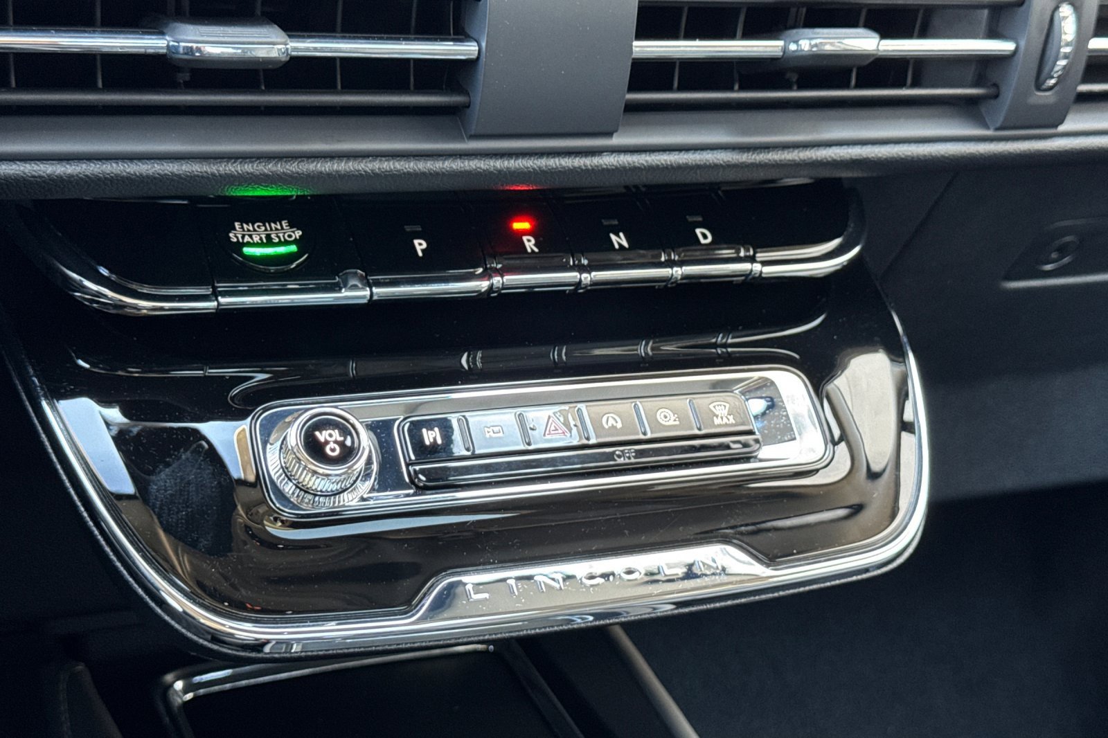 New 2025 Lincoln Corsair Reserve w/ Equipment Group 202A image 19