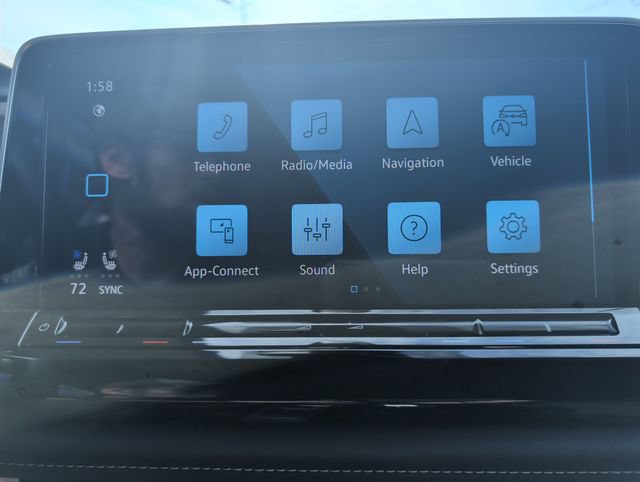 Used 2025 Volkswagen Atlas SE FWD image 3