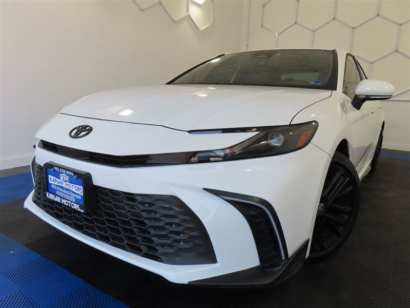 Used 2026 Toyota Camry SE w/ Convenience Package FWD image 1