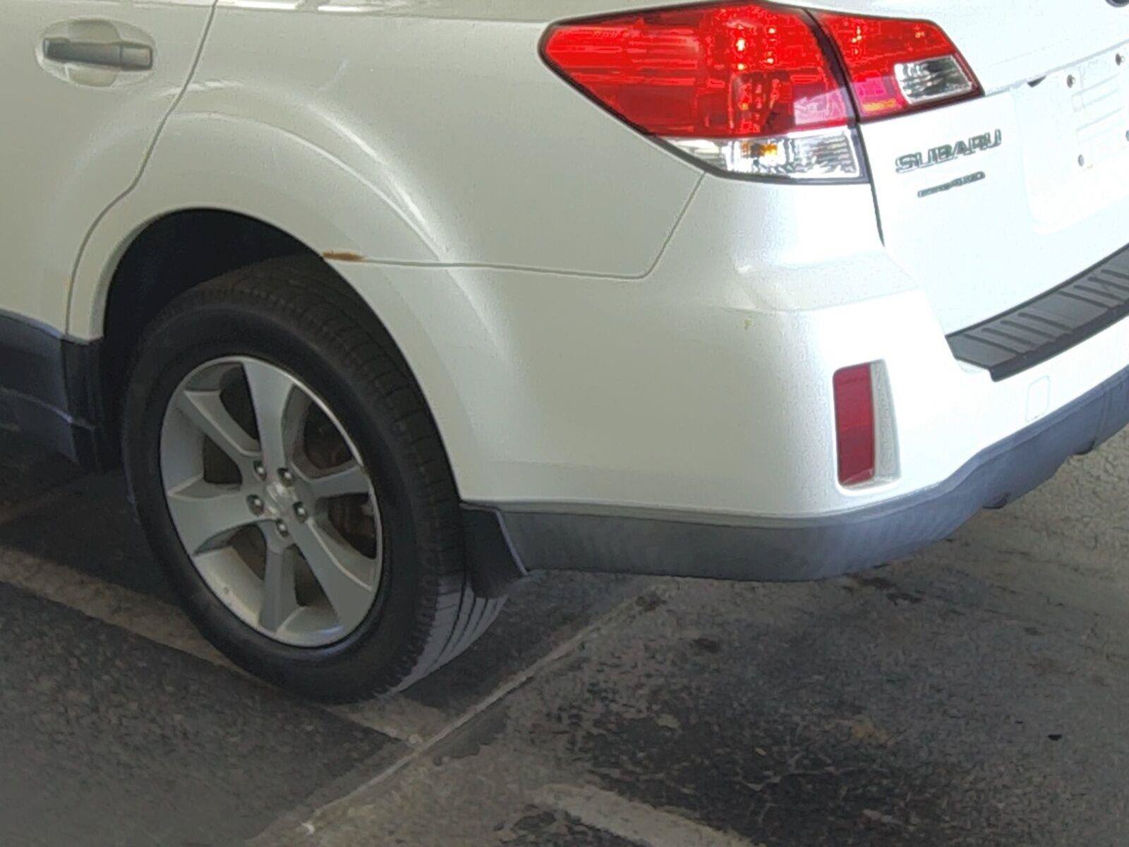 Used 2014 Subaru Outback 2.5i Limited AWD/4WD image 23
