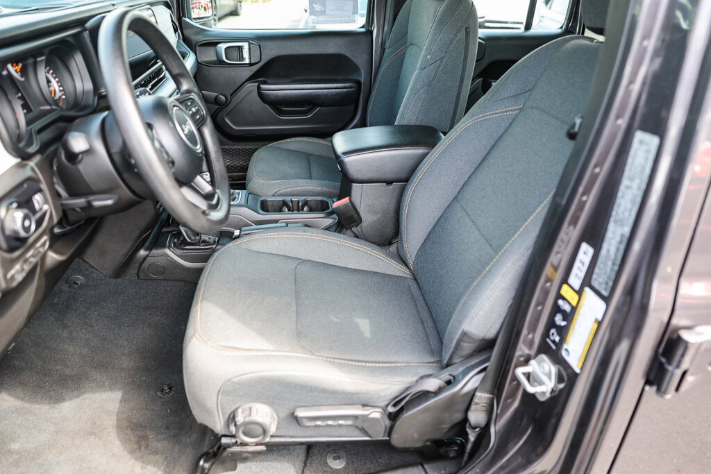 Used 2024 Jeep Wrangler Unlimited Sport AWD/4WD image 9