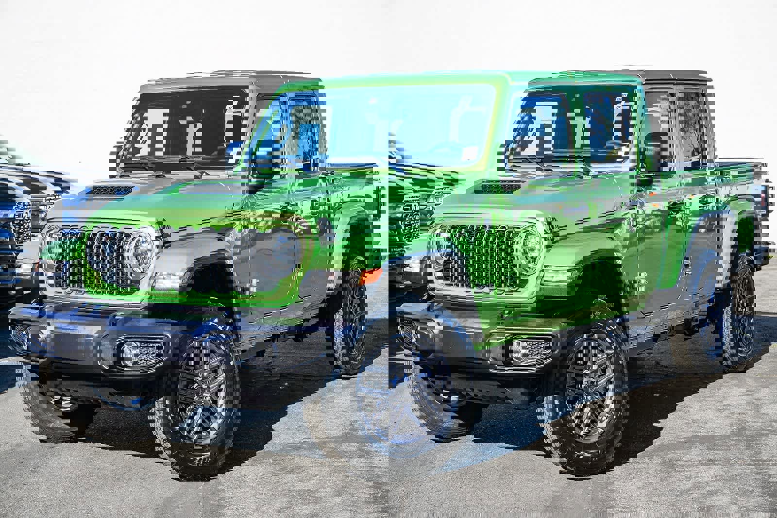 Used 2025 Jeep Gladiator Sport image 1