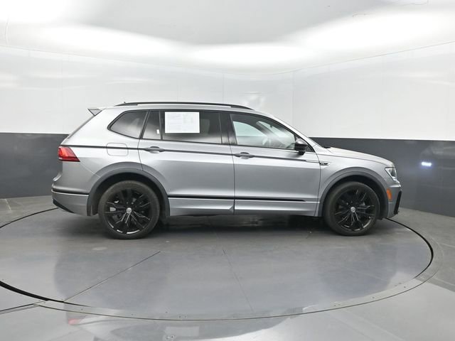 Used 2021 Volkswagen Tiguan SE R-Line FWD image 31
