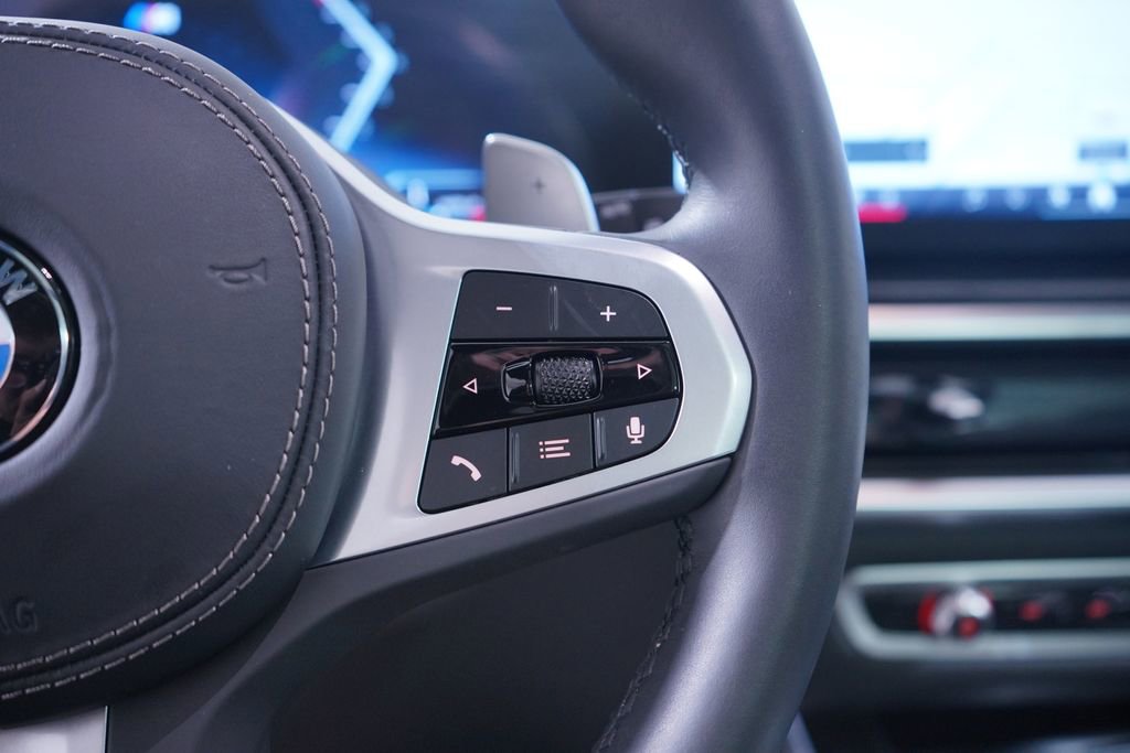 Used 2026 BMW X7 xDrive40i w/ M Sport Package AWD/4WD image 21