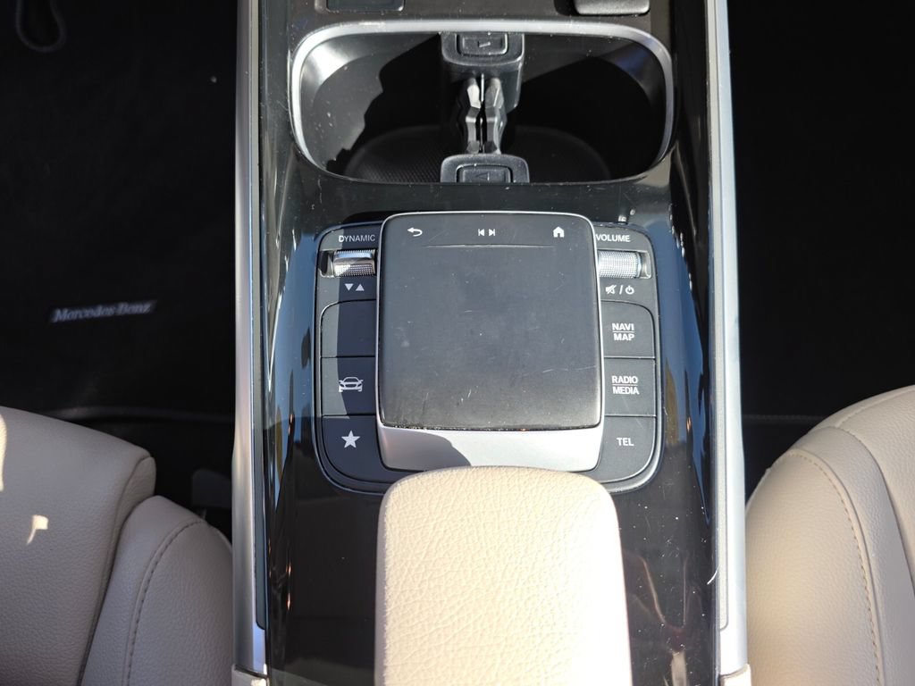 Used 2022 Mercedes-Benz GLB 250 image 29