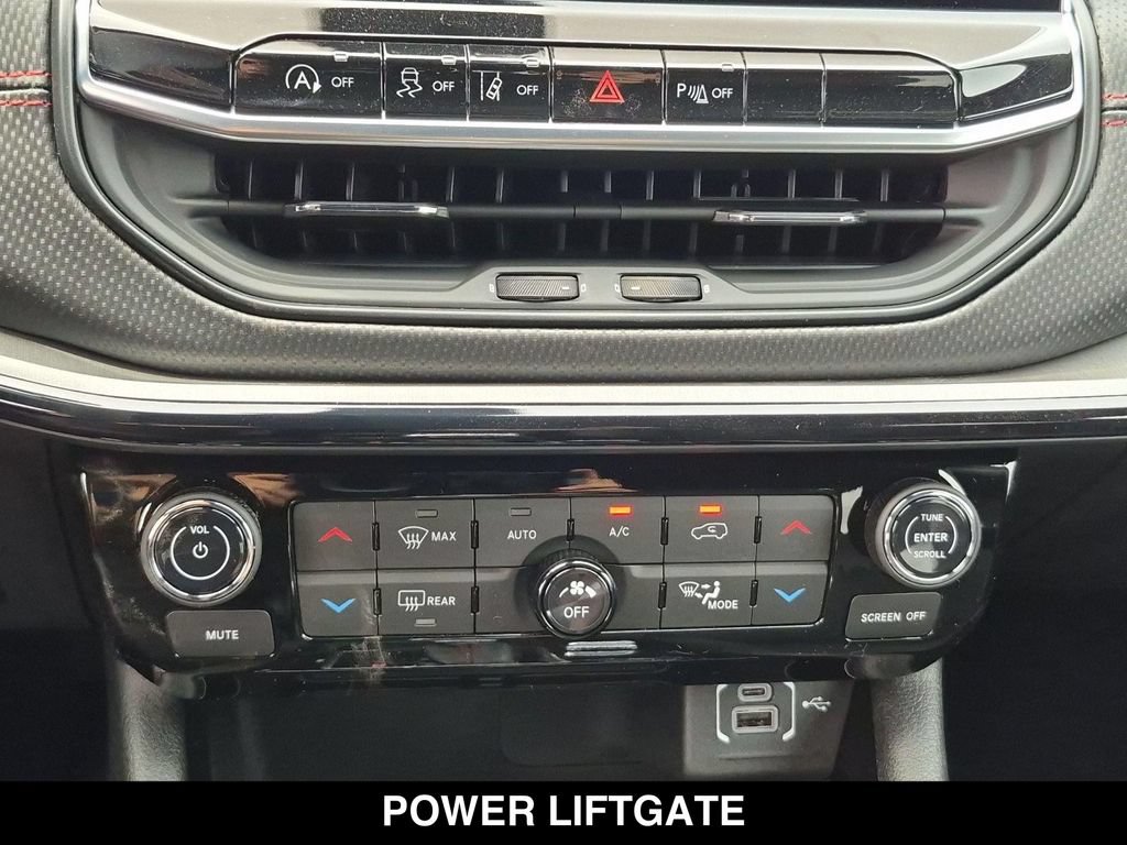 New 2026 Jeep Compass Trailhawk w/ Sun, Sound & Navigation Group AWD/4WD image 24