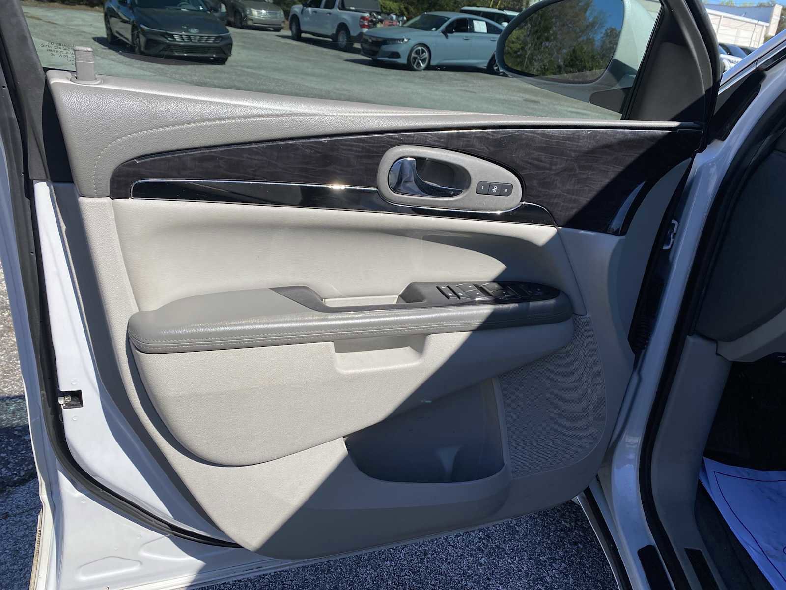 Used 2017 Buick Enclave Leather image 27