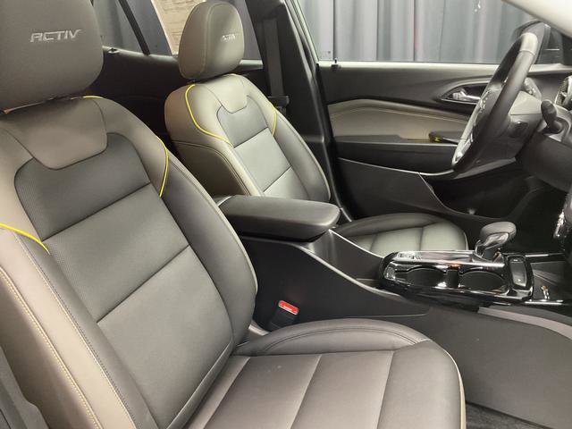 Used 2026 Chevrolet Trax ACTIV w/ Sunroof Package FWD image 16