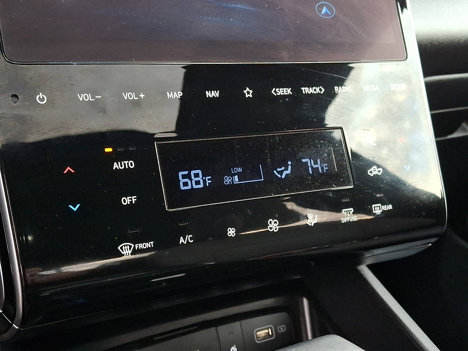 Used 2023 Hyundai Santa Cruz SEL Premium image 18