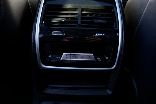 Used 2020 BMW X7 M50i w/ Dynamic Handling Package image 50