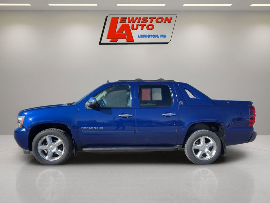 Used 2013 Chevrolet Avalanche LT w/ All-Star Edition image 2