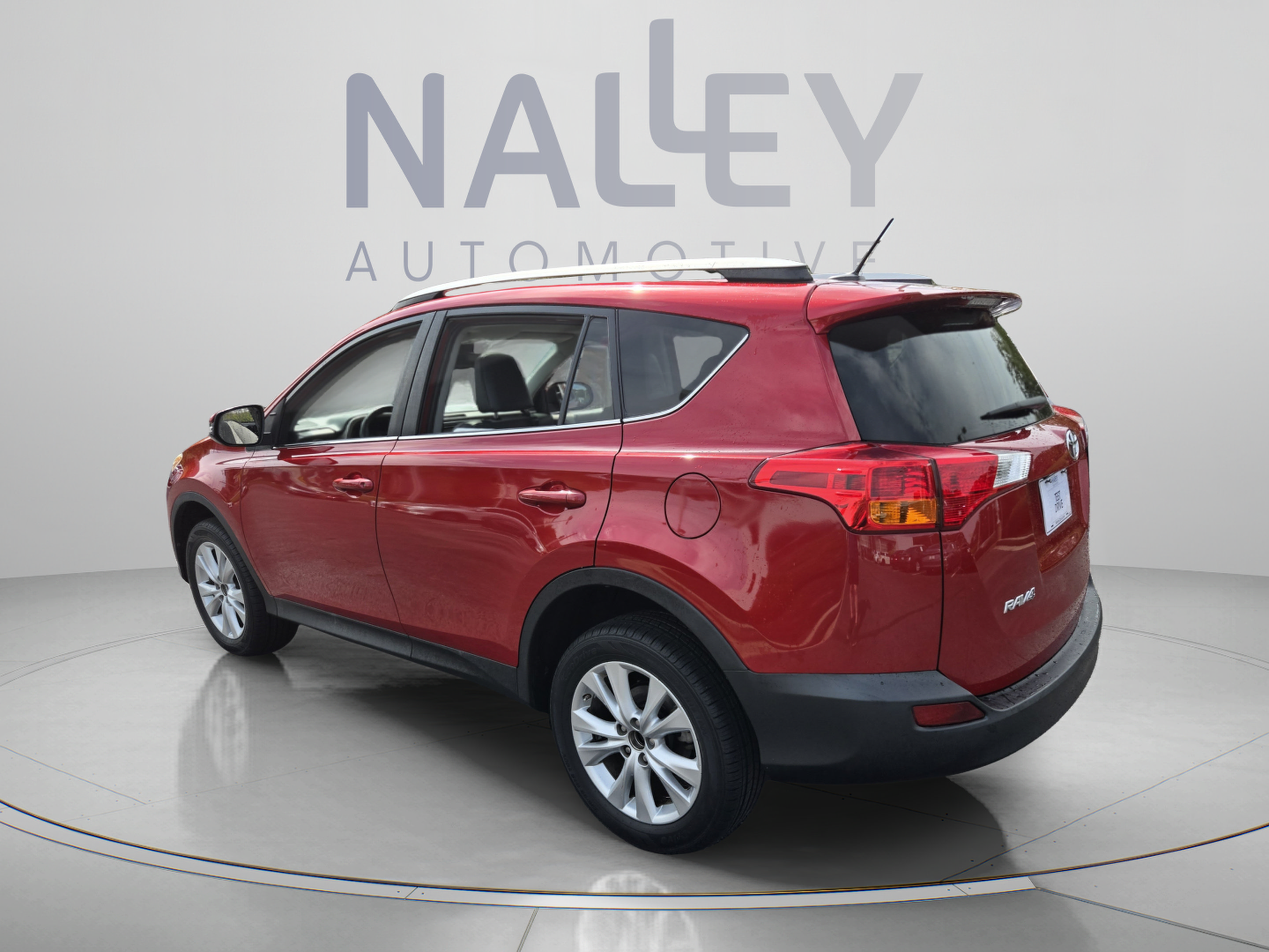 Used 2015 Toyota RAV4 Limited w/ Technology Package FWD image 3