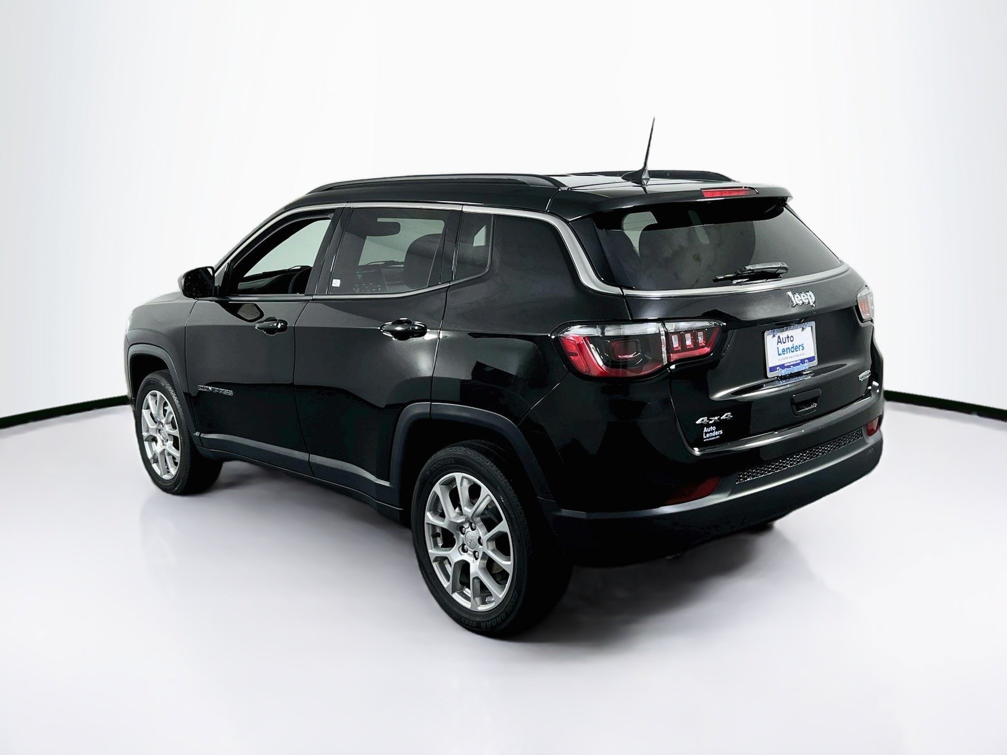 Used 2023 Jeep Compass Latitude AWD/4WD image 7