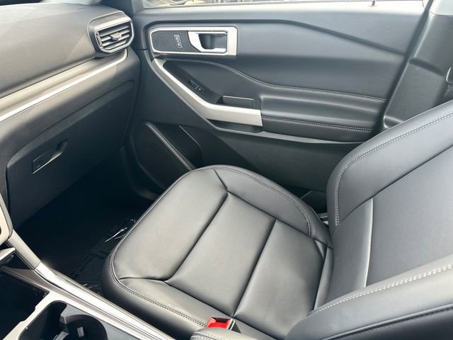 New 2024 Ford Explorer XLT w/ Equipment Group 202A image 37