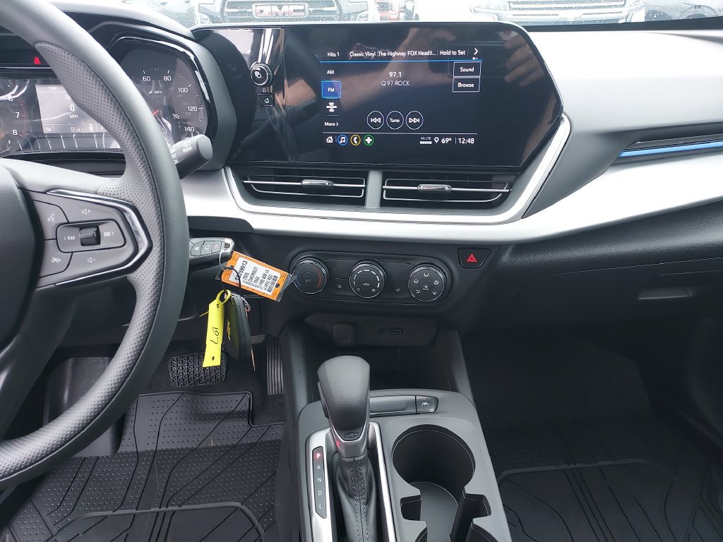 New 2026 Chevrolet Trax LS w/ LS Convenience Package FWD image 20