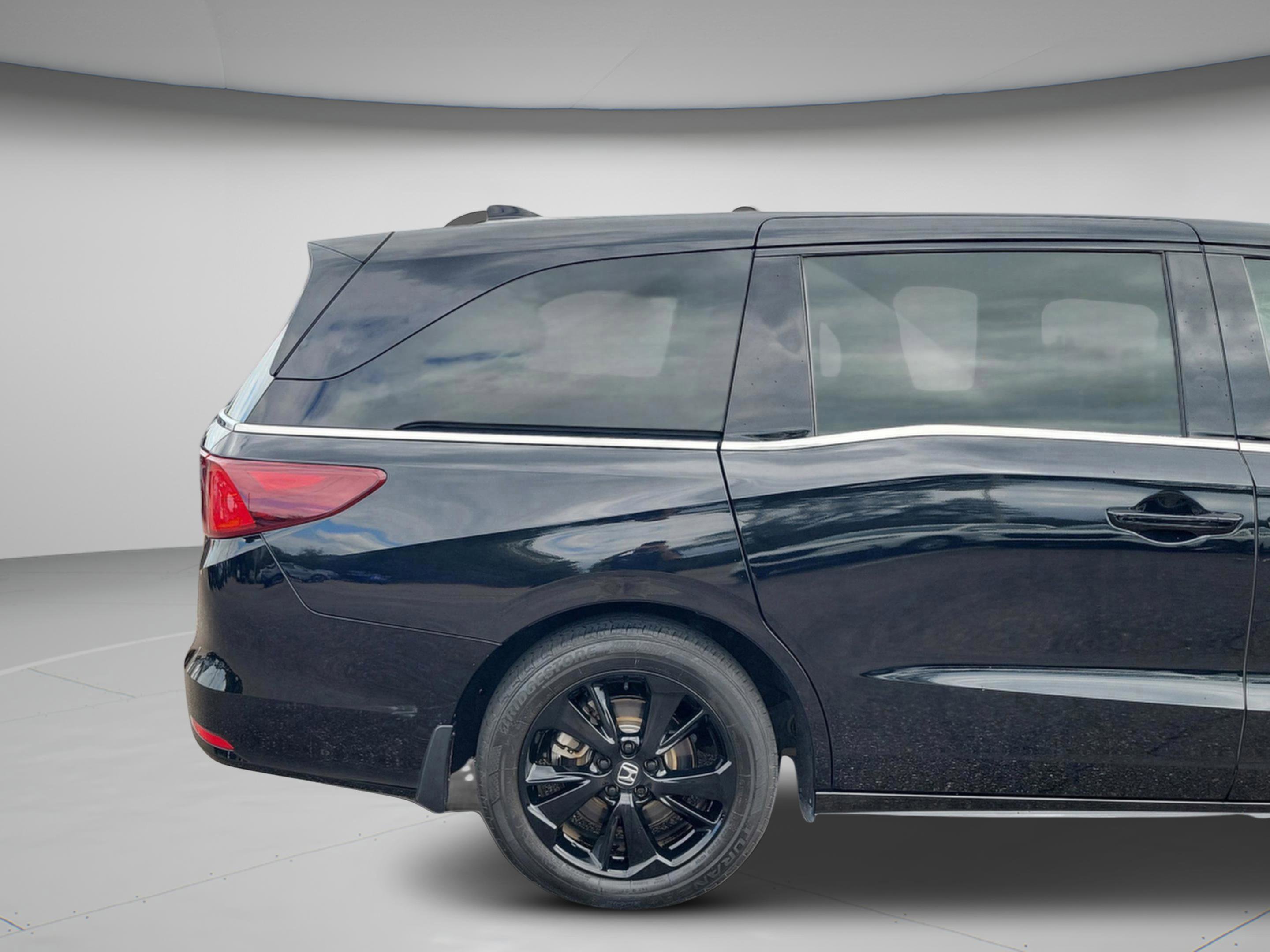 Certified 2024 Honda Odyssey Sport image 29