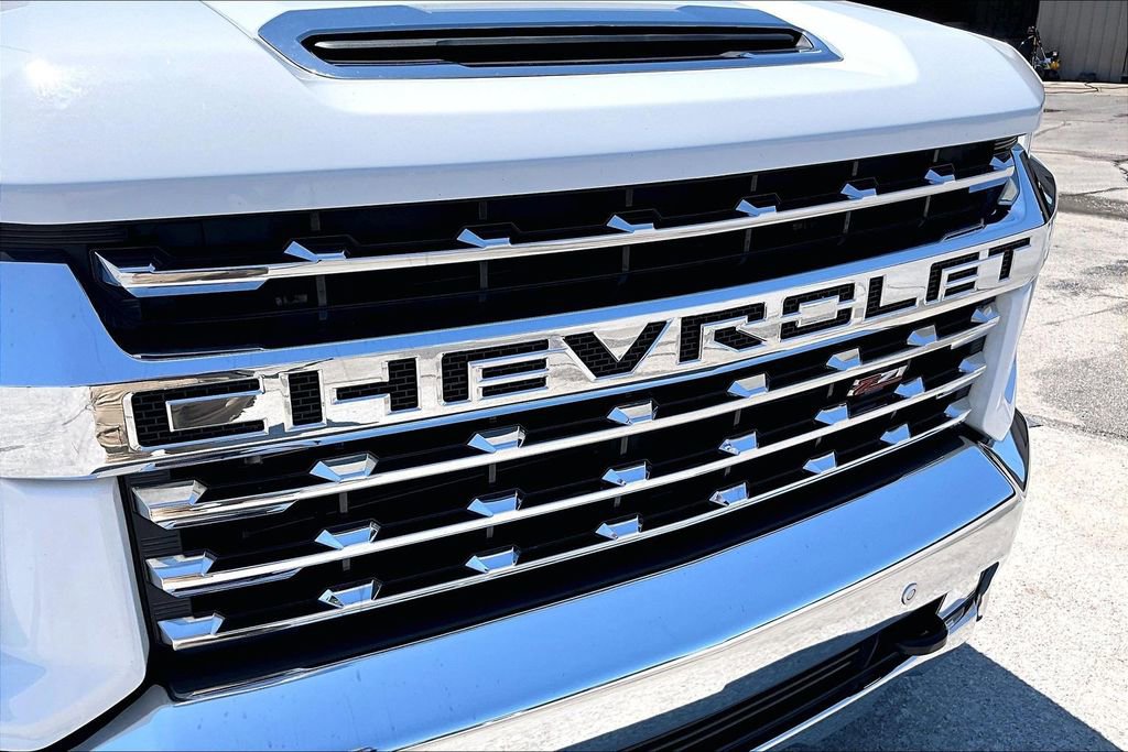 Used 2022 Chevrolet Silverado 2500 LTZ w/ LTZ Plus Package AWD/4WD image 34