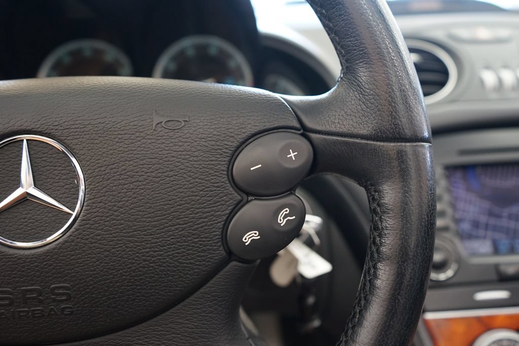 Used 2005 Mercedes-Benz SL 500 image 32