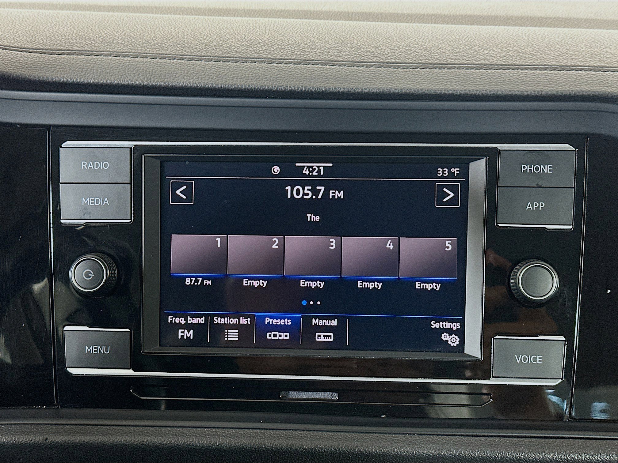 Used 2024 Volkswagen Jetta SE image 21