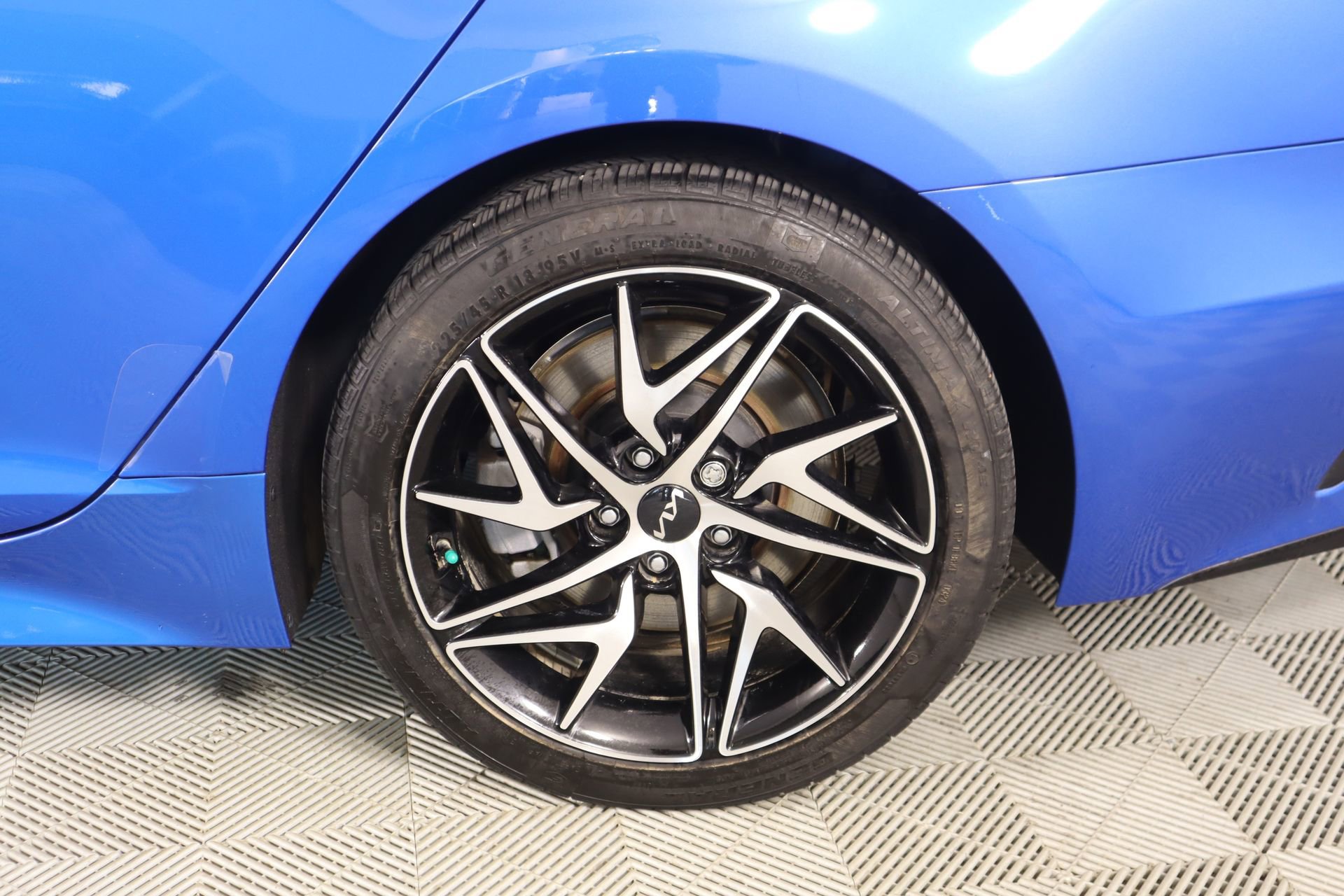 Used 2022 Kia Stinger GT-Line w/ Sun & Sound Package image 20