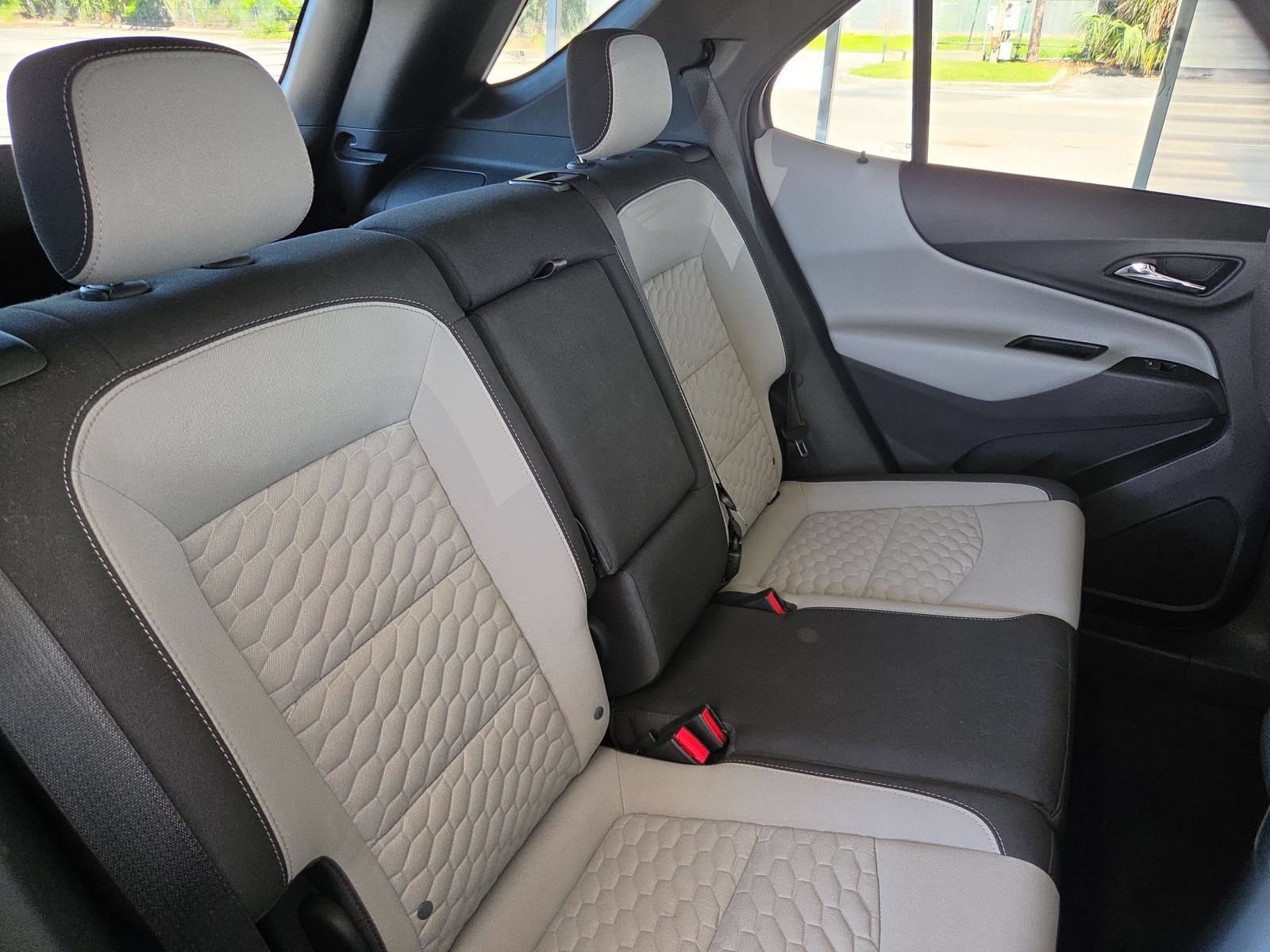 Used 2020 Chevrolet Equinox LS w/ LS Convenience Package FWD image 26
