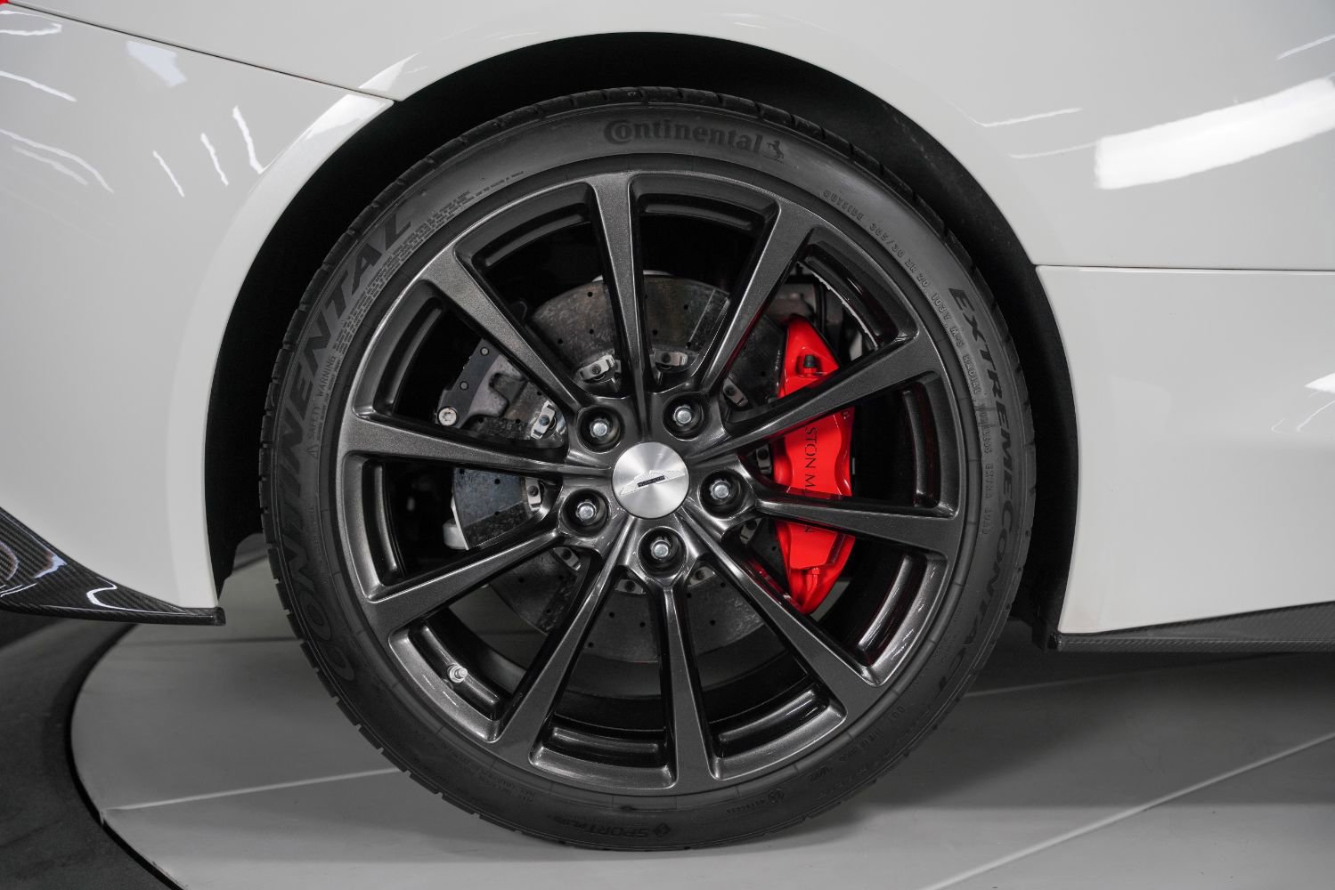 Used 2014 Aston Martin Vanquish Coupe image 24