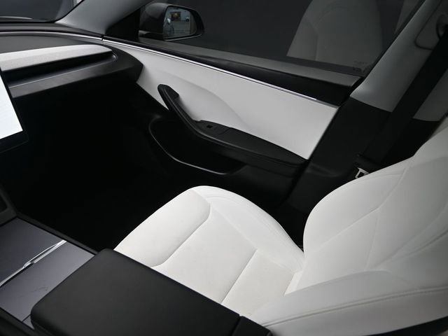 Used 2025 Tesla Model 3 Long Range image 11