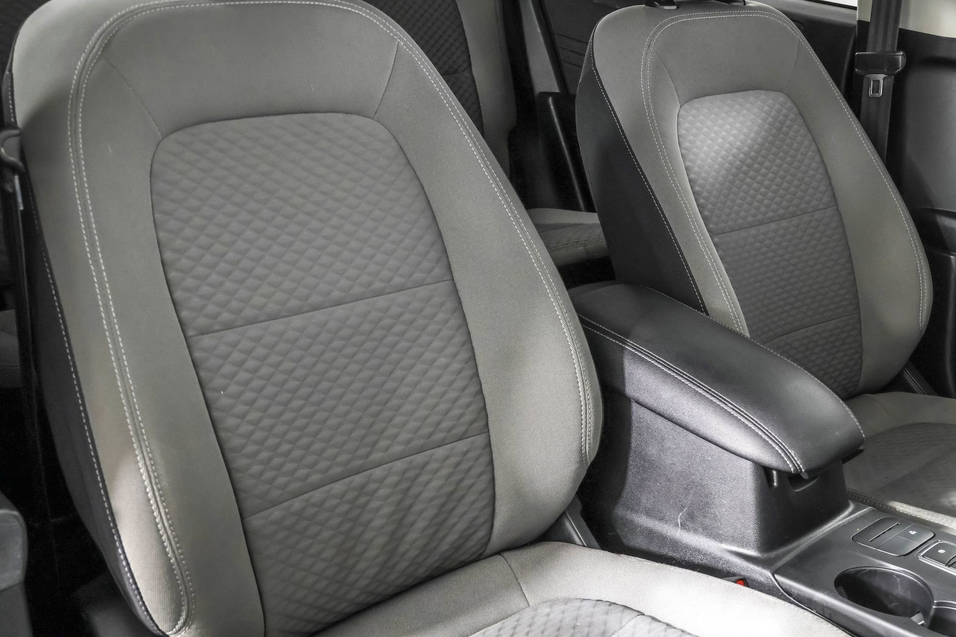 Used 2021 Ford Escape SE image 45