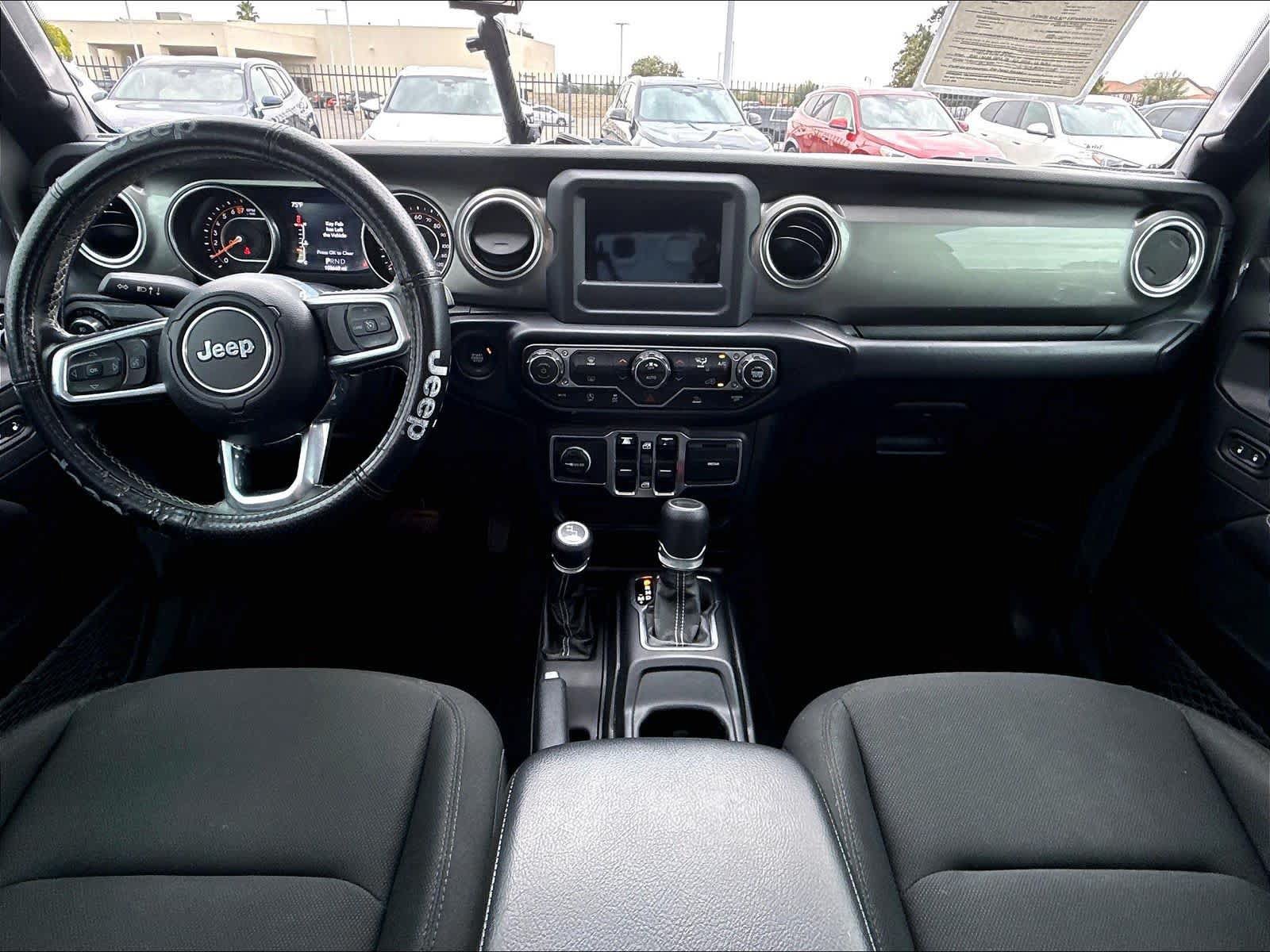 Used 2020 Jeep Gladiator Overland AWD/4WD image 11