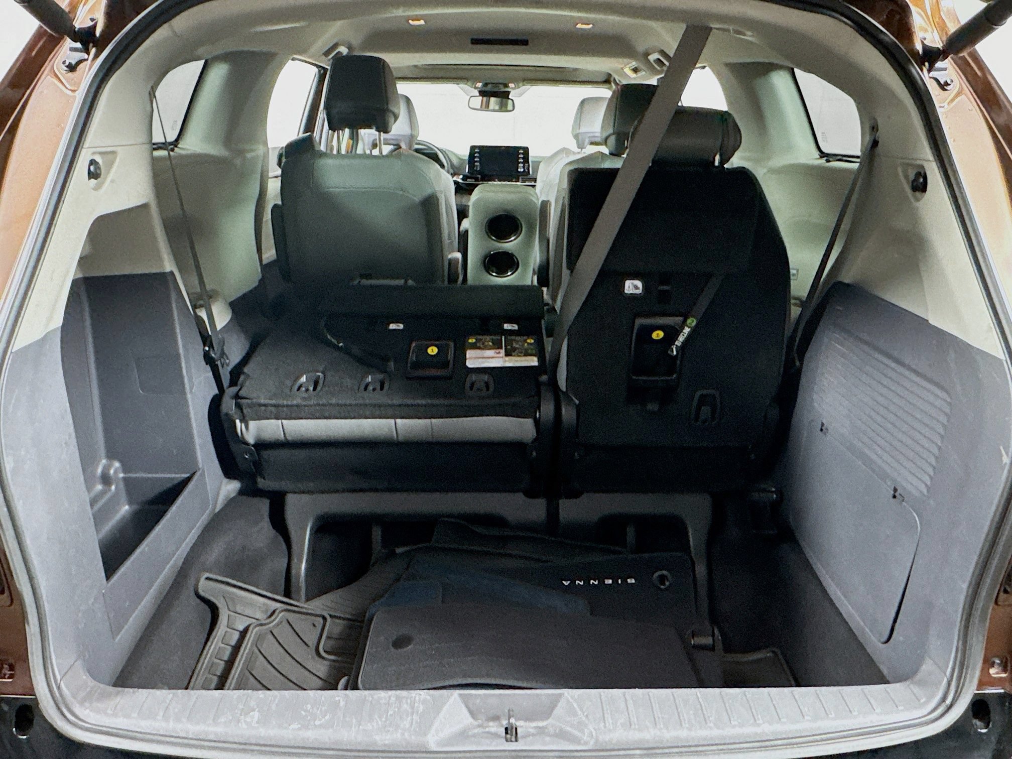 Certified 2022 Toyota Sienna Limited AWD/4WD image 20