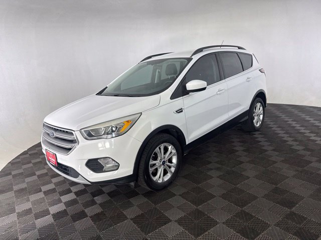 Used 2017 Ford Escape SE w/ SE Leather Comfort Package FWD image 3