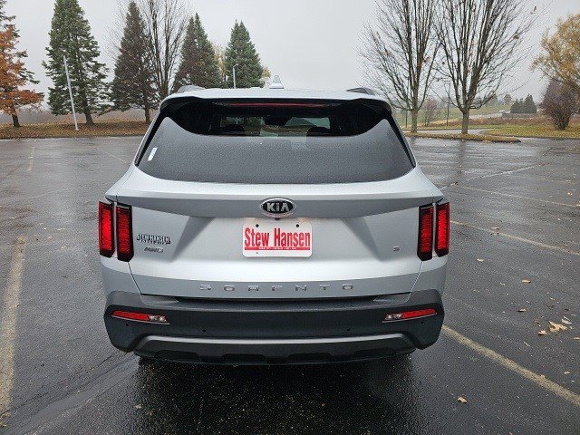 Used 2021 Kia Sorento S image 5