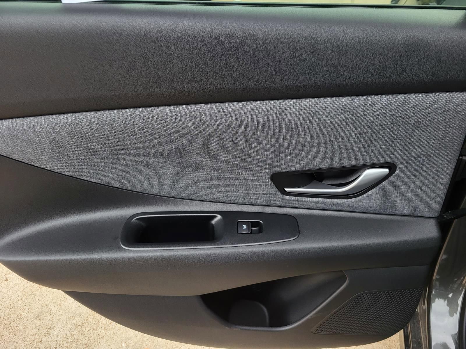 New 2026 Hyundai Elantra Limited FWD image 10