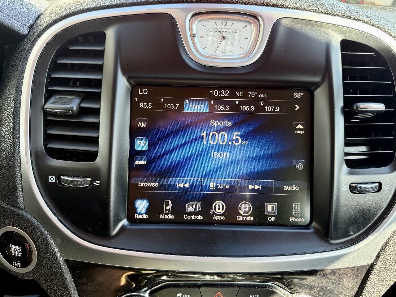 Used 2016 Chrysler 300 C AWD/4WD image 40