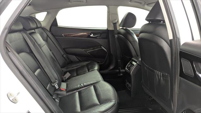 Used 2017 Kia Cadenza Premium w/ Luxury Package image 17