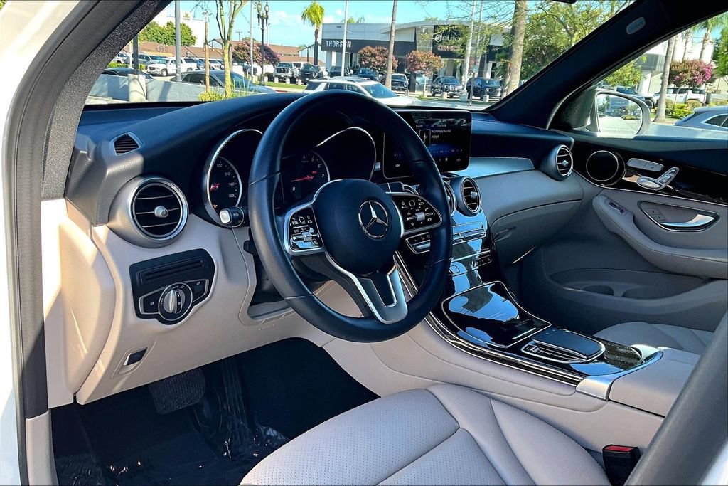 Used 2021 Mercedes-Benz GLC 300 4MATIC w/ Premium Package image 16