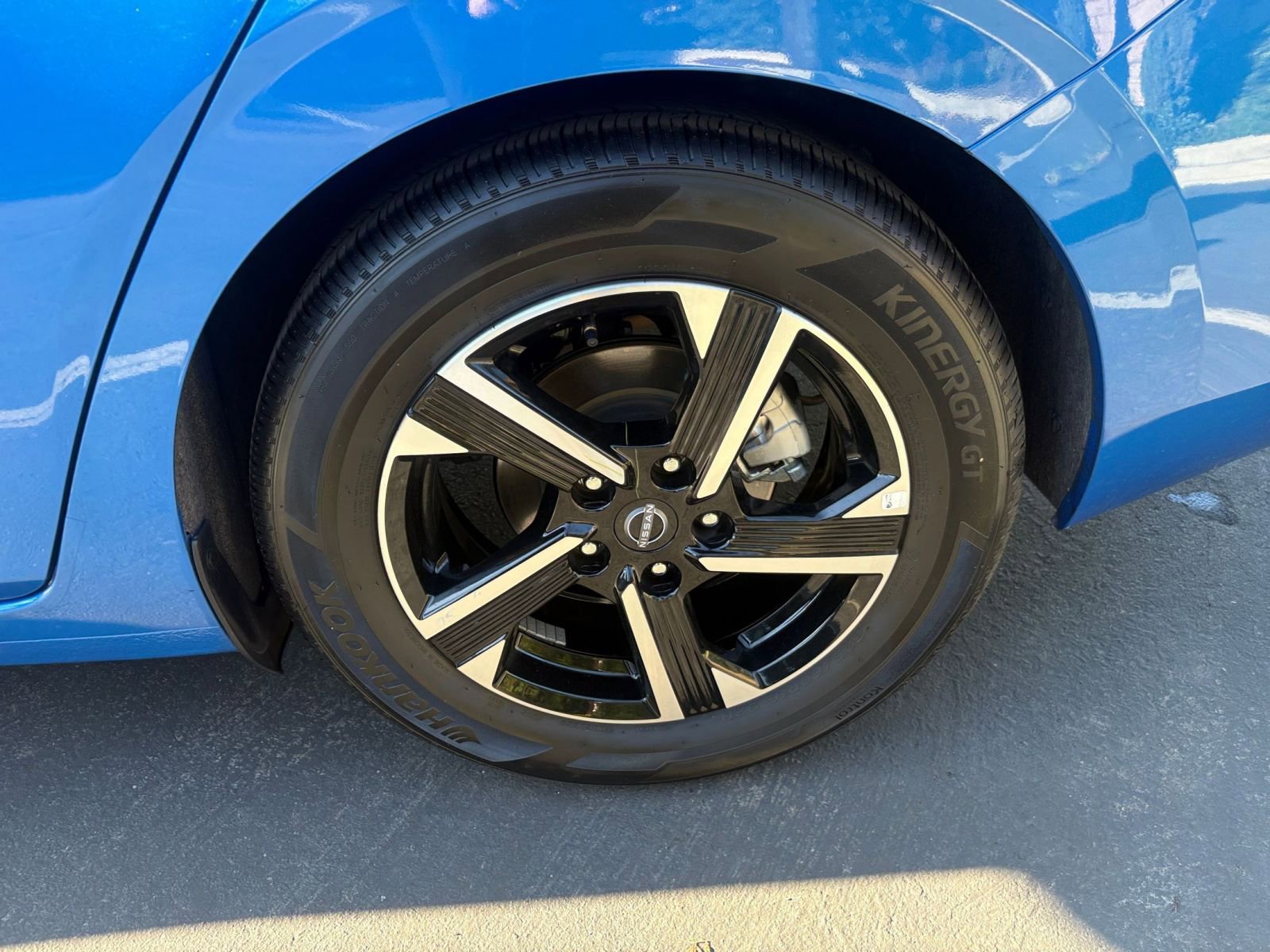 Used 2025 Nissan Sentra SV FWD image 28