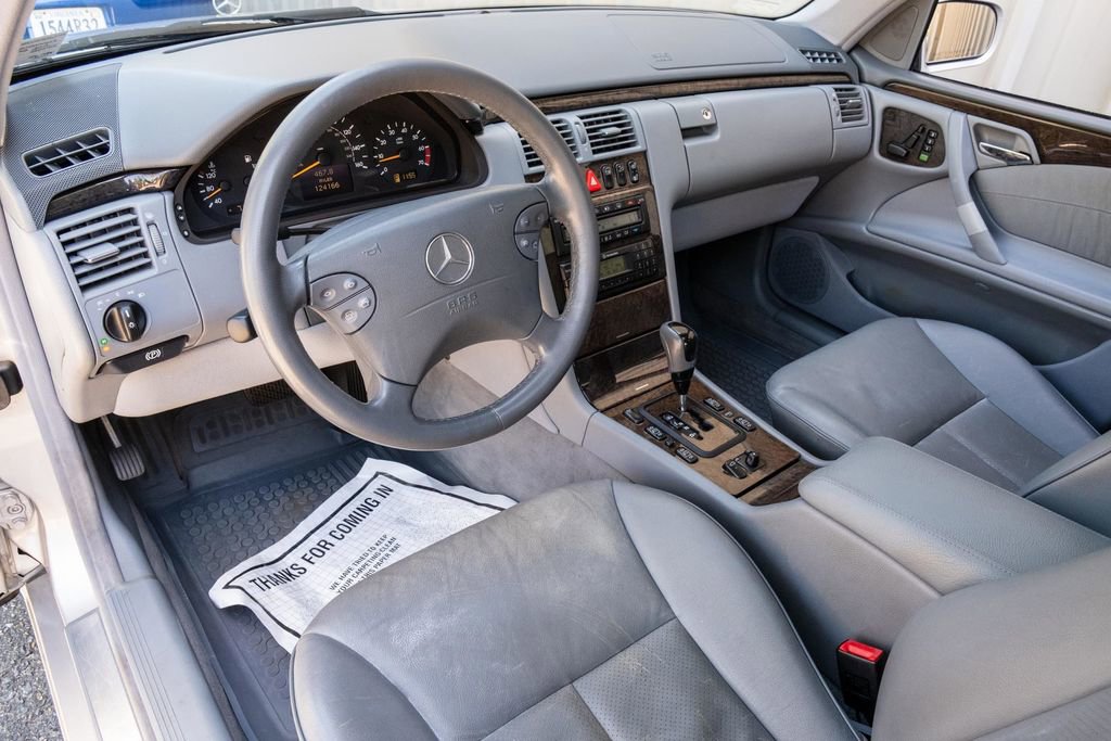 Used 2002 Mercedes-Benz E 320 4MATIC Sedan image 13