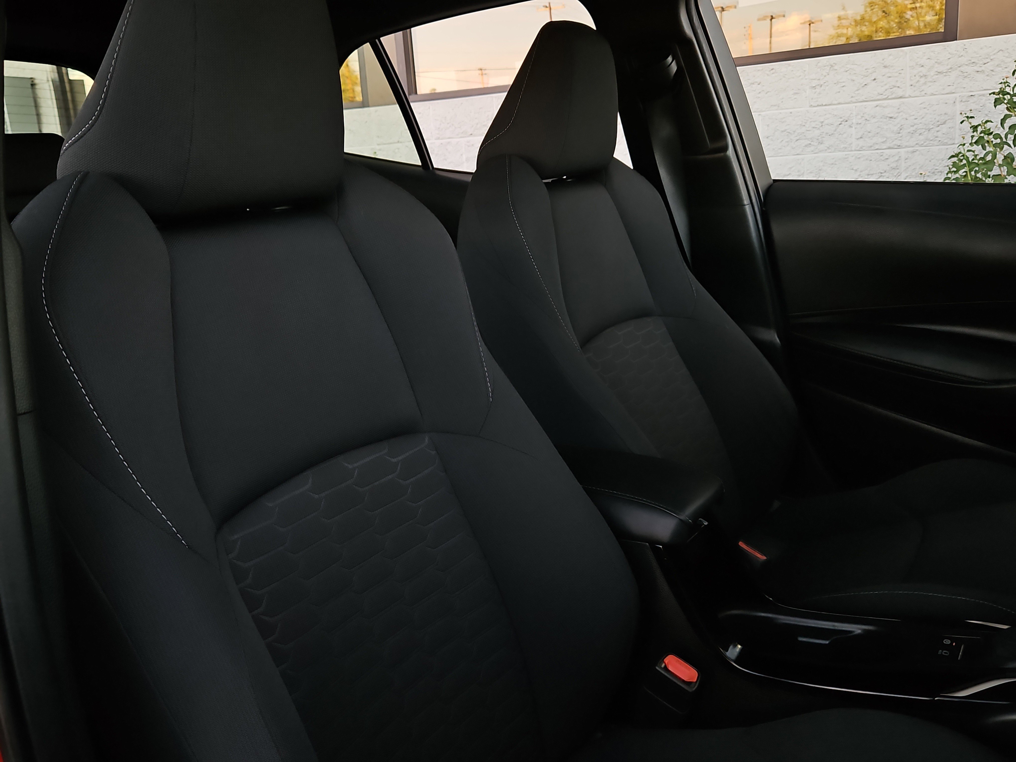 Used 2021 Toyota Corolla SE w/ Special Edition image 23