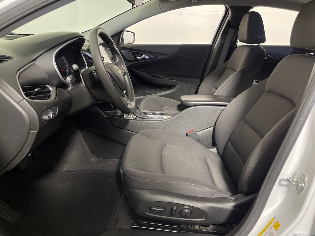 Used 2024 Chevrolet Malibu LT FWD image 12