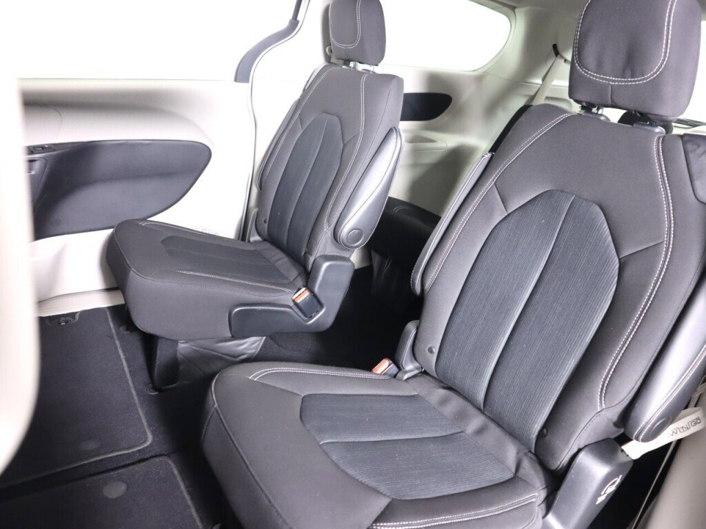 Used 2021 Chrysler Voyager LX w/ Cold Weather Group FWD image 31