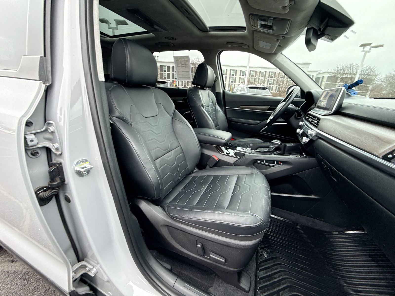 Used 2022 Kia Telluride SX w/ SX Prestige Package image 27
